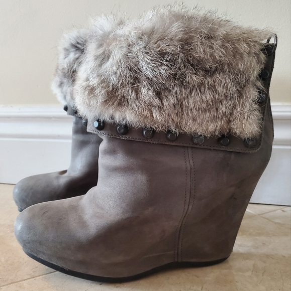 ASH LEATHER COVERED WEDGE ZIPPER BOOTIES WITH RABBIT FUR AND STUD DETAILING 40 - Picture 2 of 15